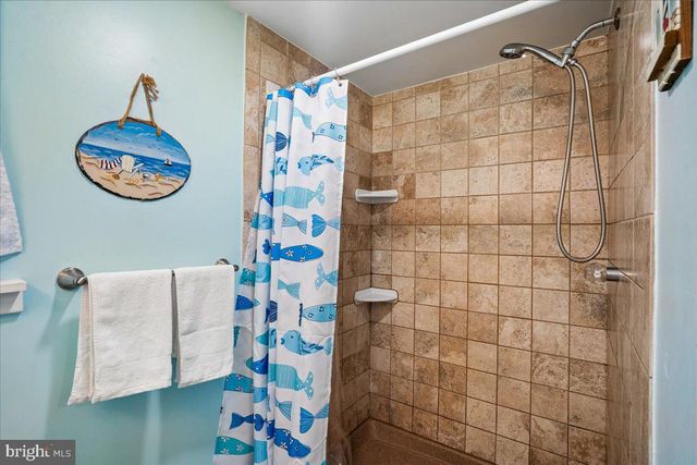 1090 BROADVIEW DR, Annapolis, MD 21409