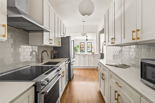 84-12 35th Ave 1B, Jackson Heights, NY 11372