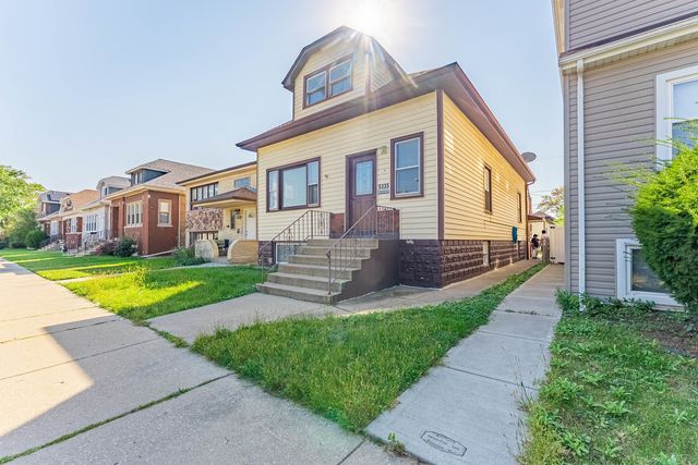 5335 W Barry Avenue, Chicago, IL 60641
