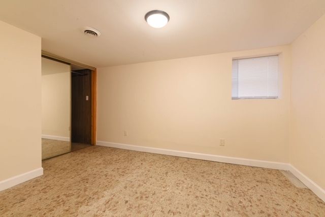 5335 W Barry Avenue, Chicago, IL 60641