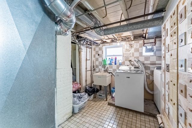 5335 W Barry Avenue, Chicago, IL 60641