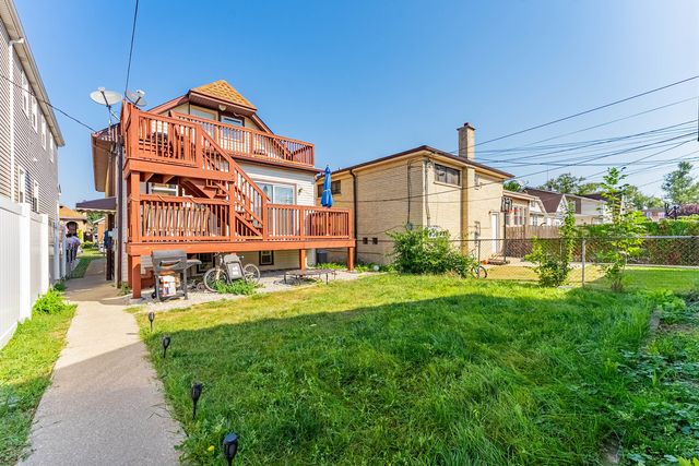 5335 W Barry Avenue, Chicago, IL 60641