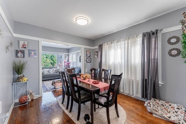 5335 W Barry Avenue, Chicago, IL 60641