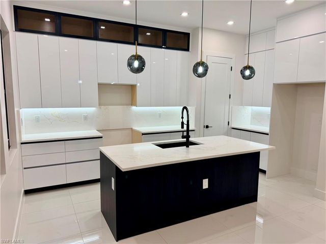 808 Maple AVE N, Lehigh Acres, FL 33972