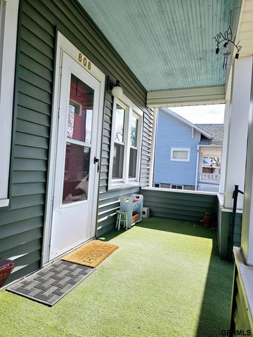 808 N Burlington Street, York, NE 68467