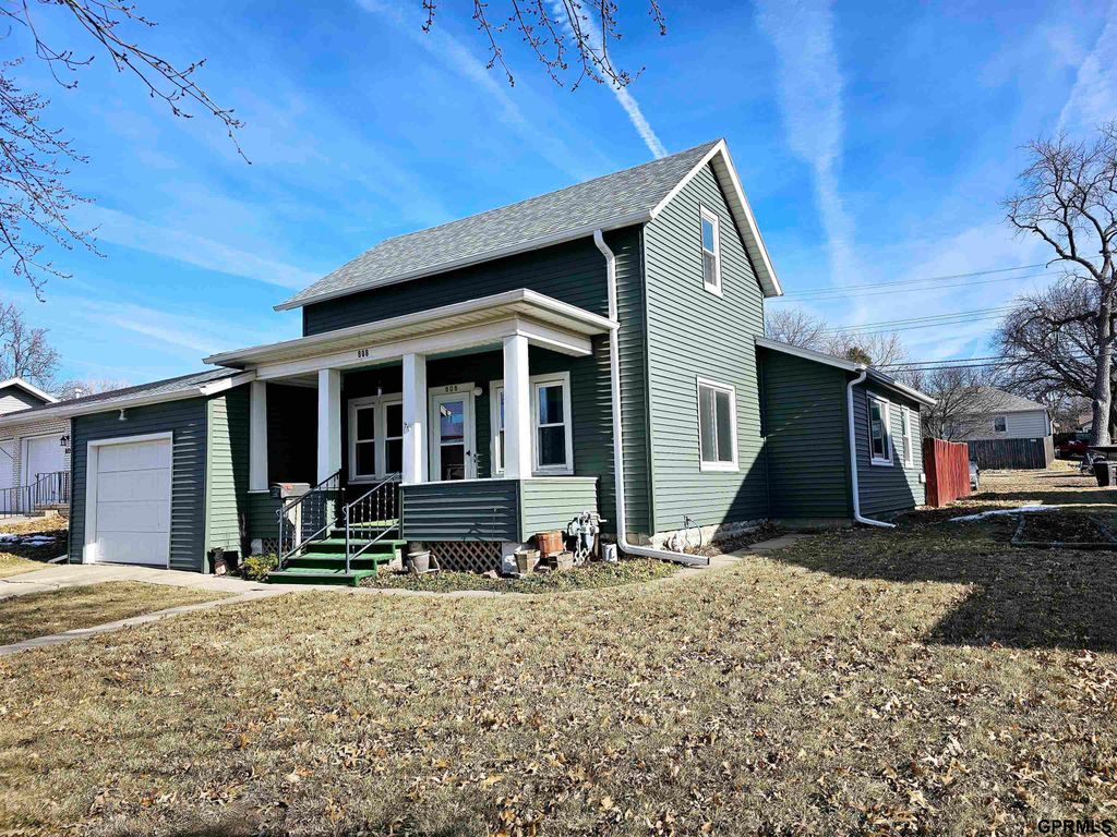 808 N Burlington Street, York, NE 68467