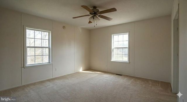 172 ROGERS MILL RD, Strasburg, VA 22657