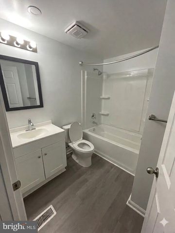 172 ROGERS MILL RD, Strasburg, VA 22657
