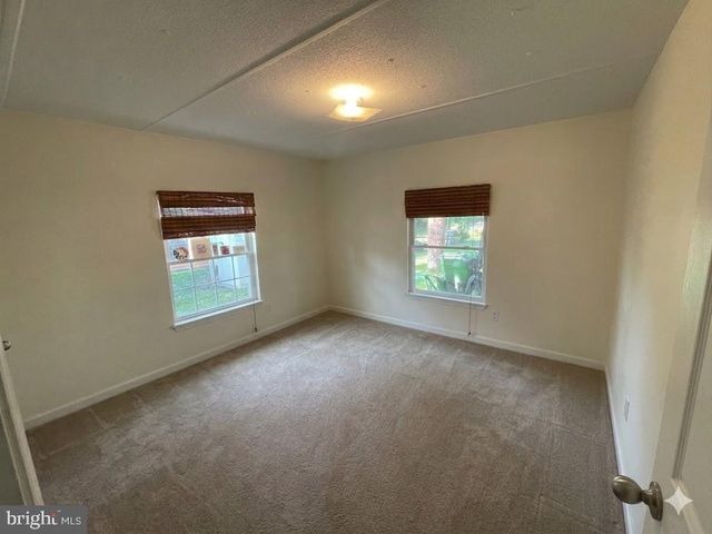 172 ROGERS MILL RD, Strasburg, VA 22657