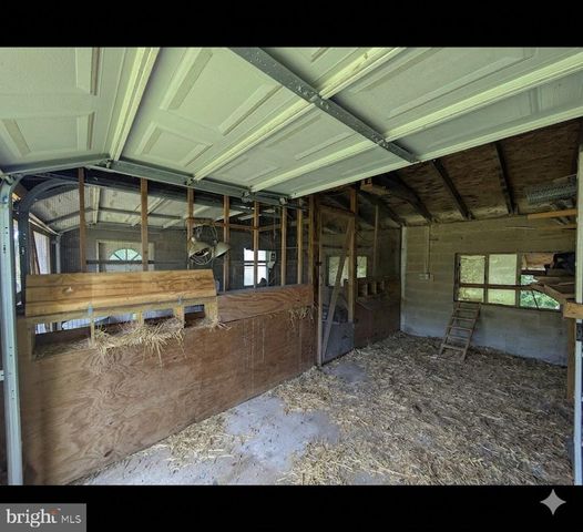 172 ROGERS MILL RD, Strasburg, VA 22657