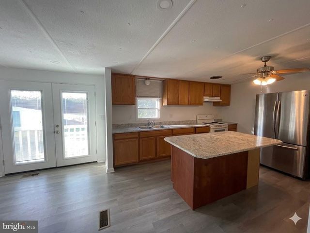 172 ROGERS MILL RD, Strasburg, VA 22657
