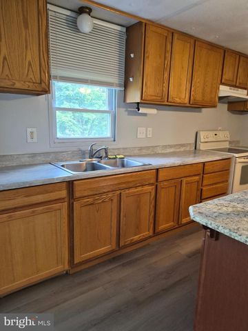 172 ROGERS MILL RD, Strasburg, VA 22657