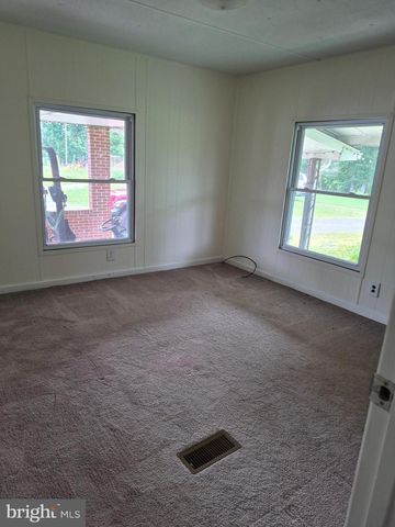172 ROGERS MILL RD, Strasburg, VA 22657