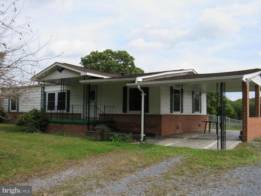 172 ROGERS MILL RD, Strasburg, VA 22657