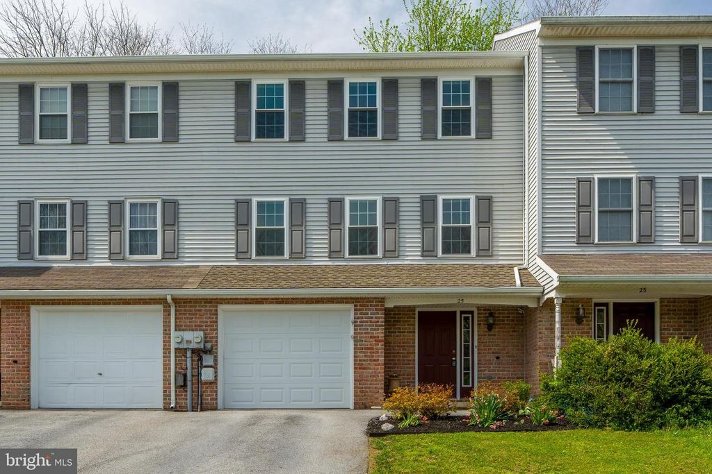 25 TUPELO ST, Lititz, PA 17543
