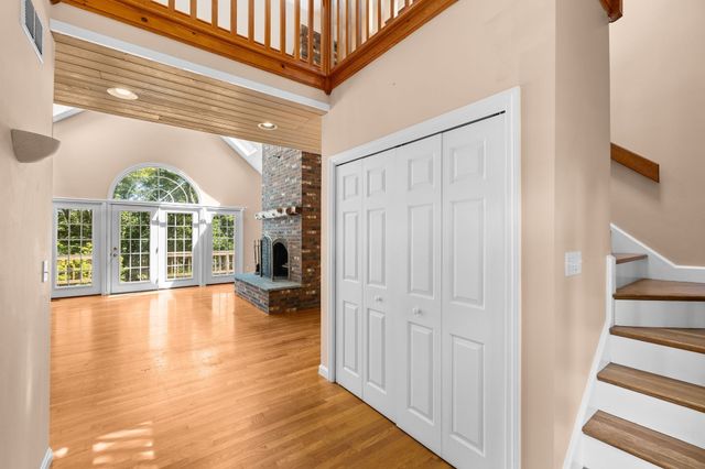 42 Mattapan St, Falmouth, MA 02536