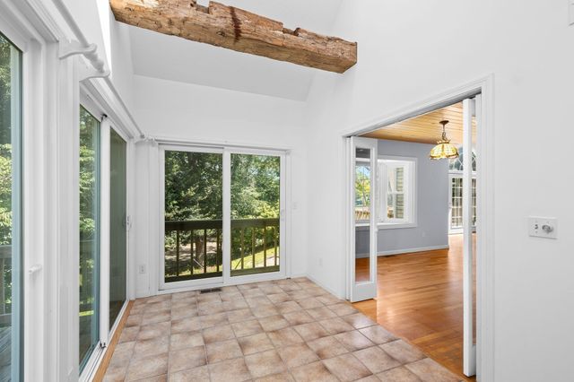 42 Mattapan St, Falmouth, MA 02536