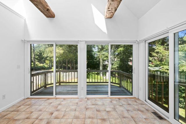 42 Mattapan St, Falmouth, MA 02536