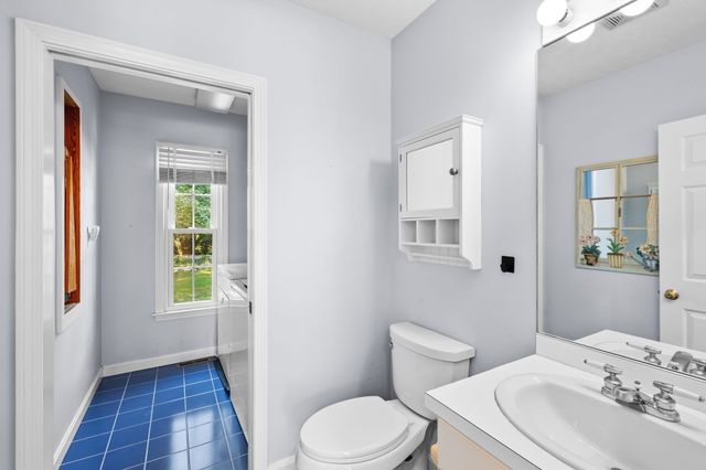 42 Mattapan St, Falmouth, MA 02536