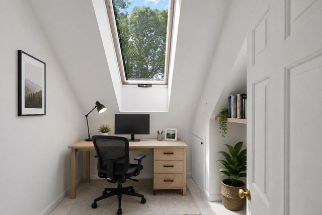 42 Mattapan St, Falmouth, MA 02536