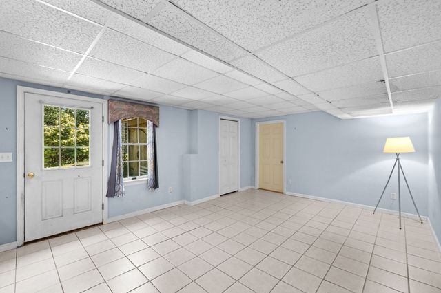 42 Mattapan St, Falmouth, MA 02536