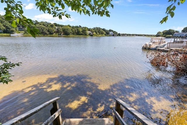 42 Mattapan St, Falmouth, MA 02536