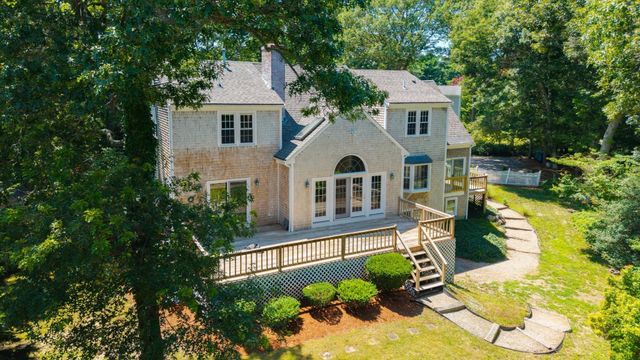 42 Mattapan St, Falmouth, MA 02536
