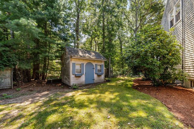 42 Mattapan St, Falmouth, MA 02536
