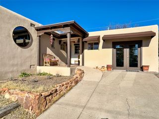 1115 N Luna Circle, Santa Fe, NM 87501