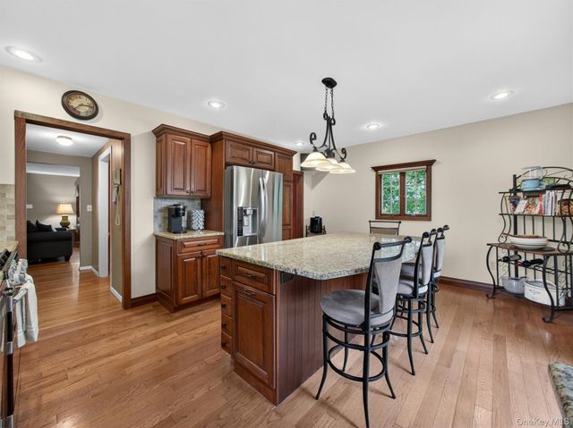 6 Colonial Drive, New City, NY 10956