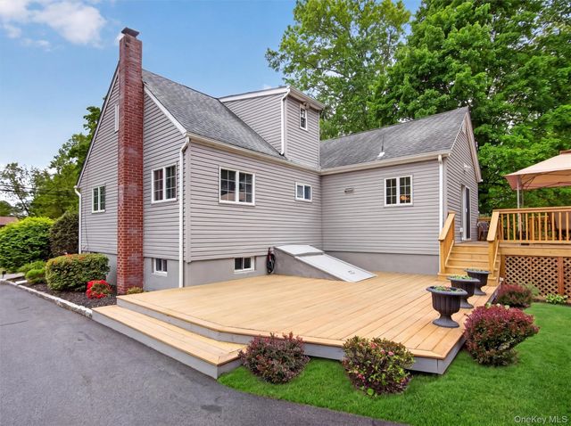 6 Colonial Drive, New City, NY 10956