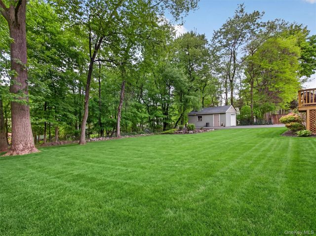 6 Colonial Drive, New City, NY 10956