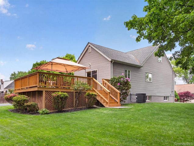 6 Colonial Drive, New City, NY 10956