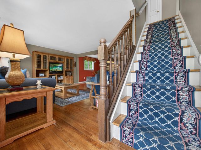6 Colonial Drive, New City, NY 10956
