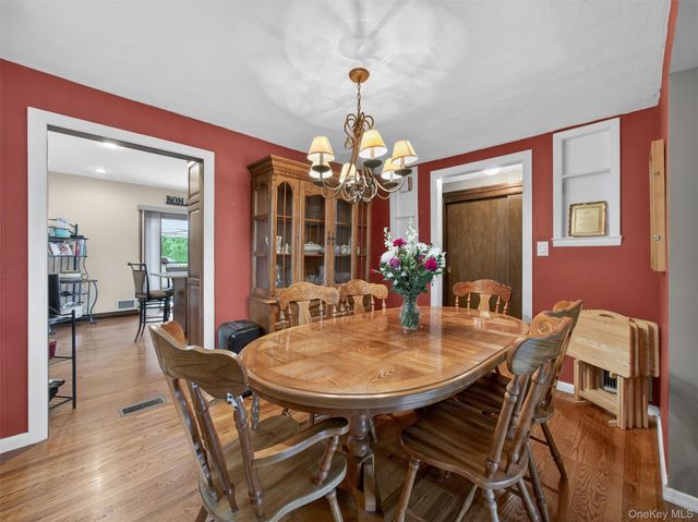 6 Colonial Drive, New City, NY 10956