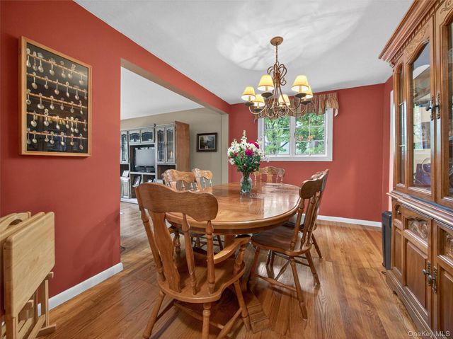 6 Colonial Drive, New City, NY 10956