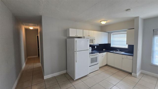 1012 NW 2nd Ave 1, Hallandale Beach, FL 33009