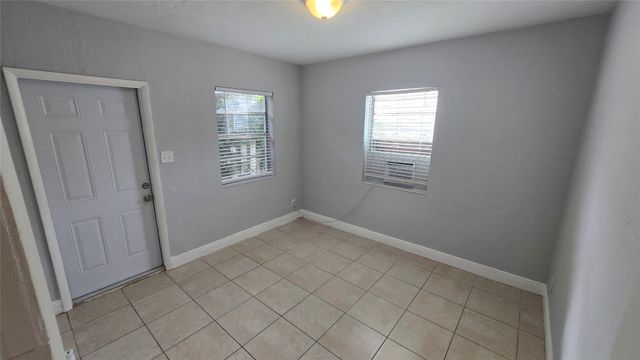 1012 NW 2nd Ave 1, Hallandale Beach, FL 33009