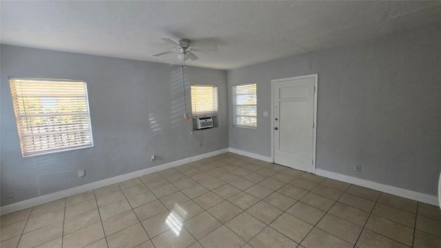 1012 NW 2nd Ave 1, Hallandale Beach, FL 33009