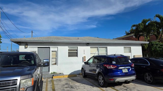 1012 NW 2nd Ave 1, Hallandale Beach, FL 33009