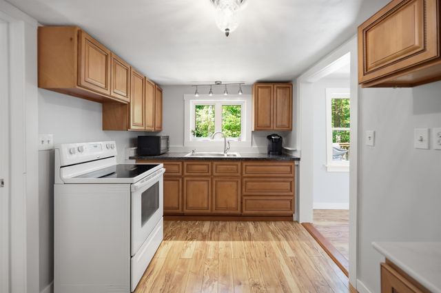 56 Shepard Home Road, Chester, NH 03036