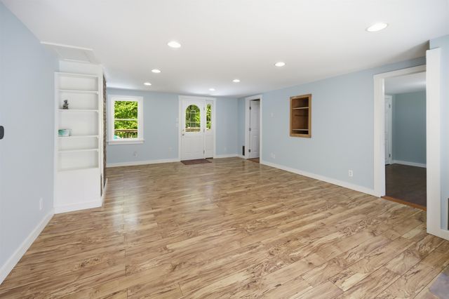 56 Shepard Home Road, Chester, NH 03036