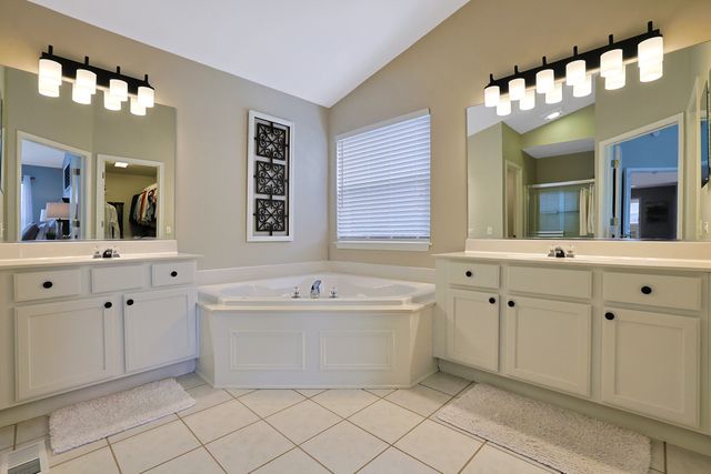3 Camberwell Court, Algonquin, IL 60102