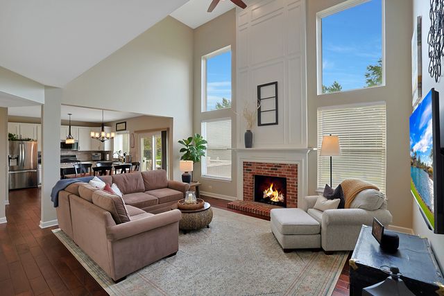 3 Camberwell Court, Algonquin, IL 60102