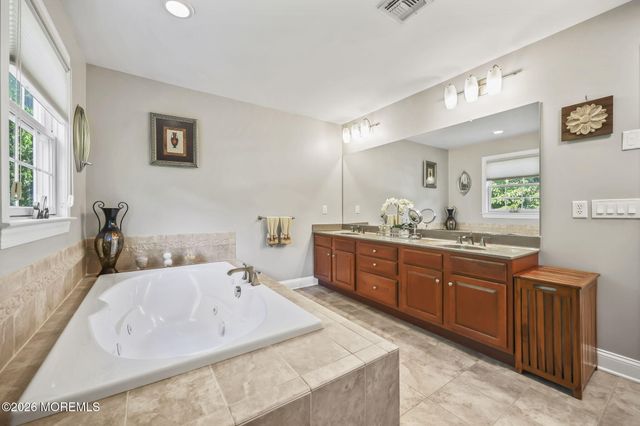 12 Angel Court, Howell, NJ 07731