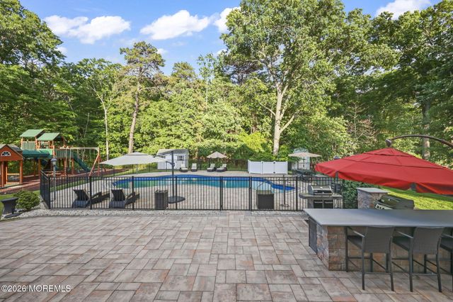 12 Angel Court, Howell, NJ 07731