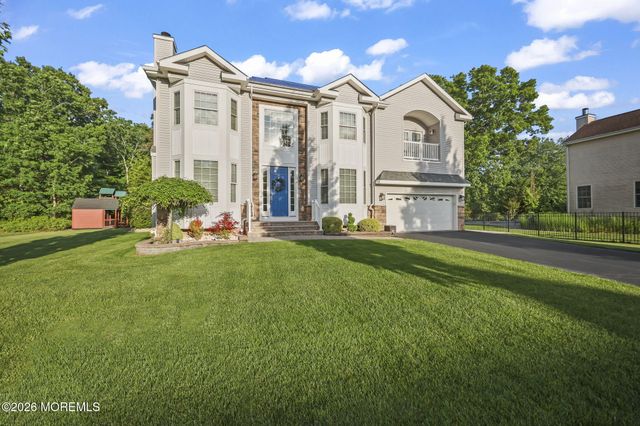 12 Angel Court, Howell, NJ 07731