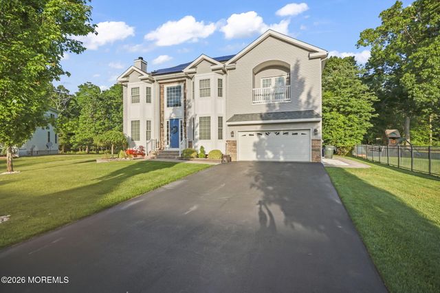12 Angel Court, Howell, NJ 07731