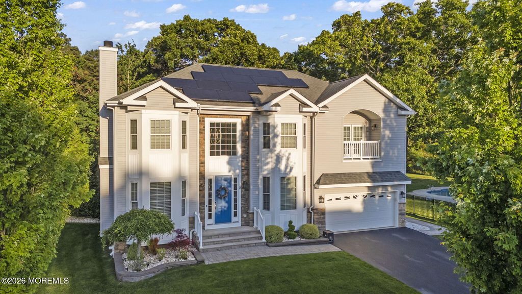 12 Angel Court, Howell, NJ 07731