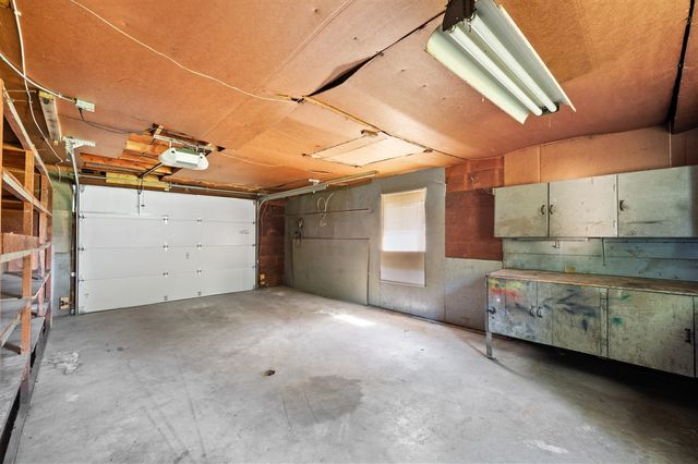 2194 E Napier Ave, Benton Harbor, MI 49022